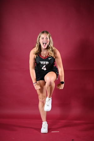 4 - Julia Barto